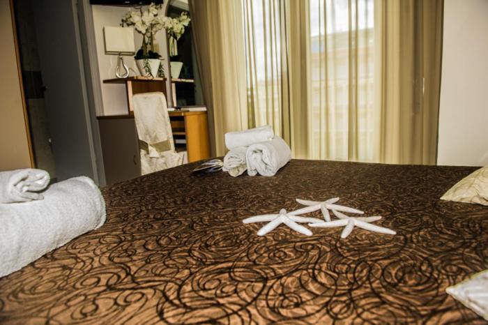 Hotel Ermeti B&B Brunch Риччоне Экстерьер фото